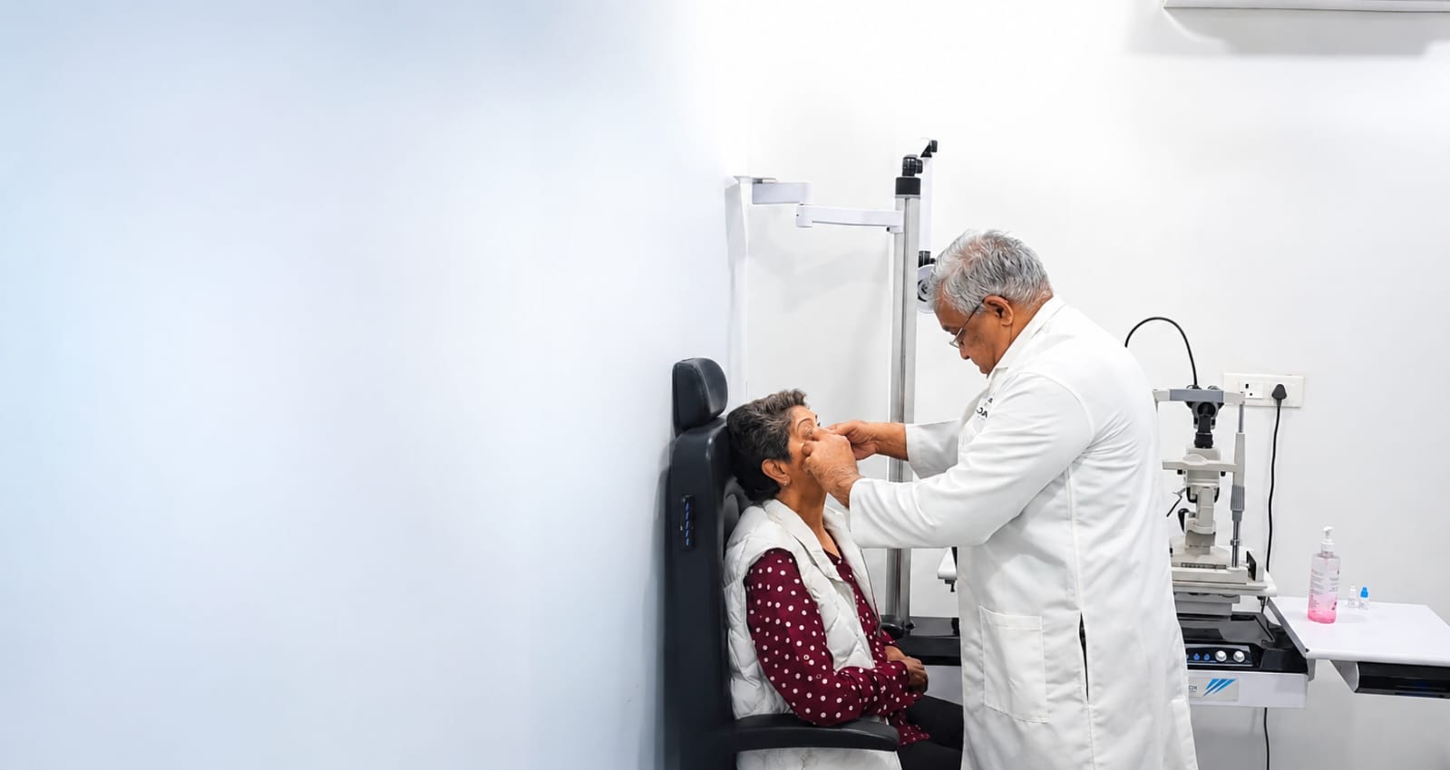Expert Eye Consultation at Jagdamba Eye Hospital Bhiwadi